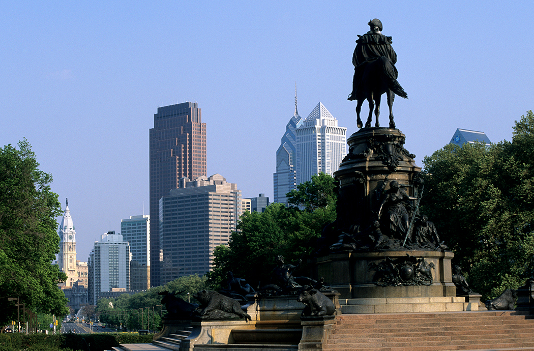 The George Washington Monument at the Benjamin Franklin Parkway in Philadelphia, PA.